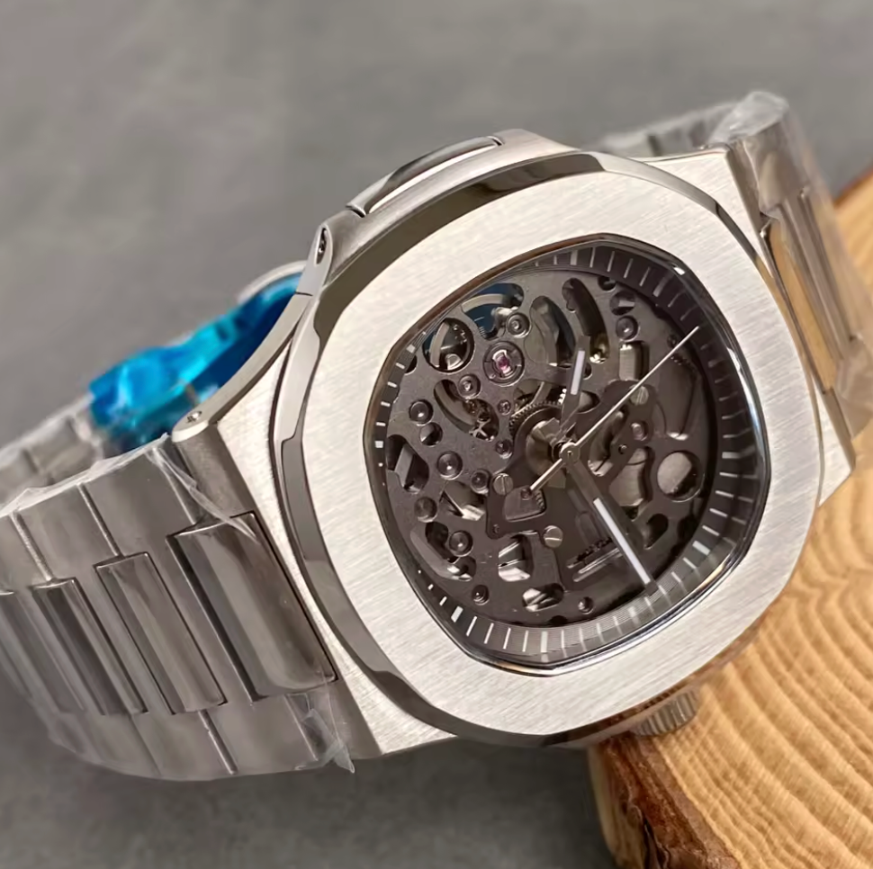 40mm Nautical Style Case, 100m Water resistant, NH70A Automatic Movement, Stainless Steel, Sapphire Glass