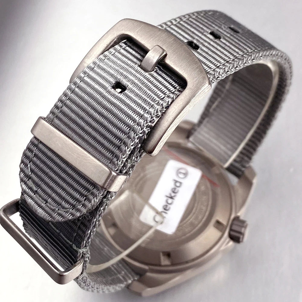 40mm Mop Blue Retro Military Titanium Automatic NH35 Mechanical Watches for Men Sapphire Crystal Glass Lume 3.8 o'clock