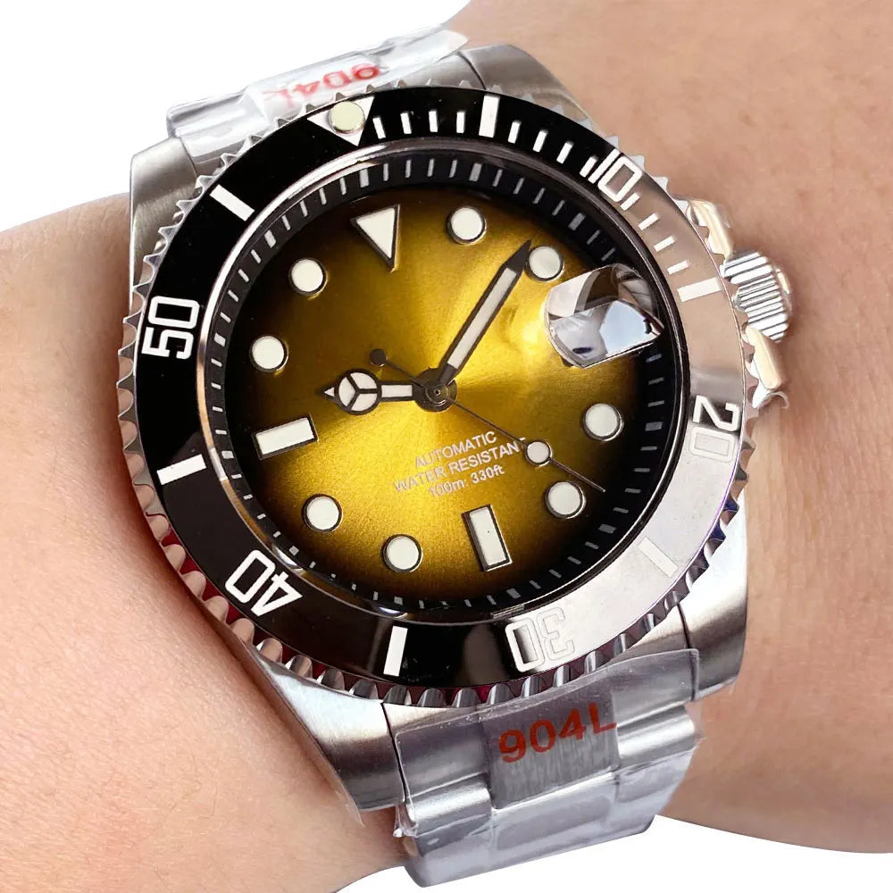 Two Tone Gradient Red Sunburst 100m Waterproof NH35A Automatic Watch Sapphire Crystal Glass Red Black Ceramic Bezel