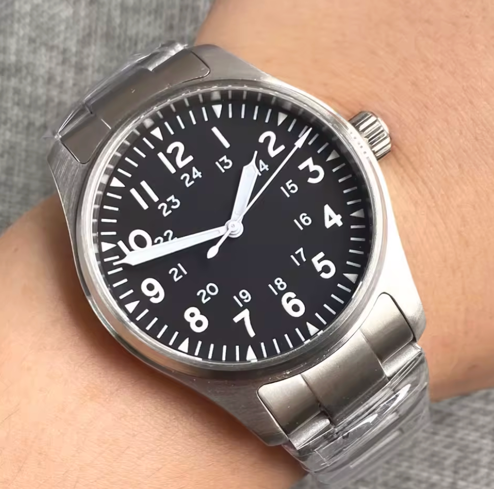 Pilot Watch, NH35A Movement, Sapphire Crystal, Stainless Steel, 200m Water Resistant, Easy Read Dial