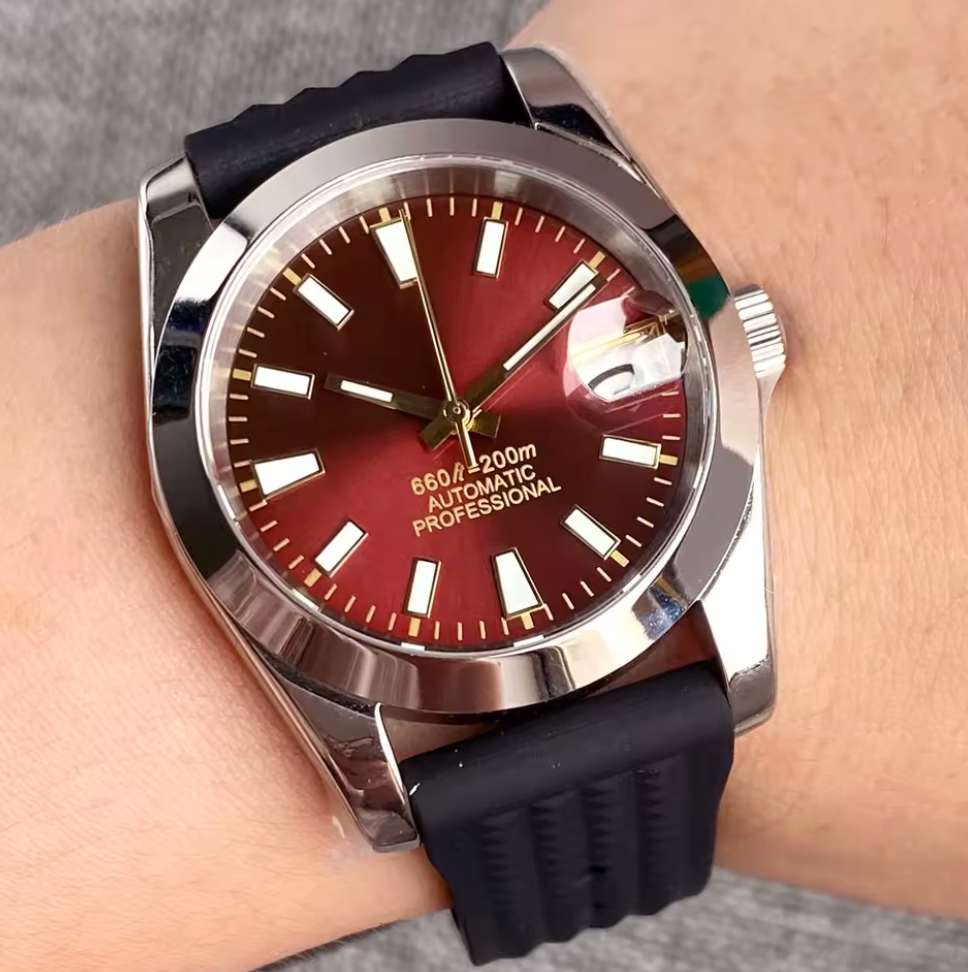 Ruby Red Dive Watch, 38mm Sunburst Dial, AR Domed Sapphire, NH35A Auto Movement, 200m Water Resist, 316L Brushed Case