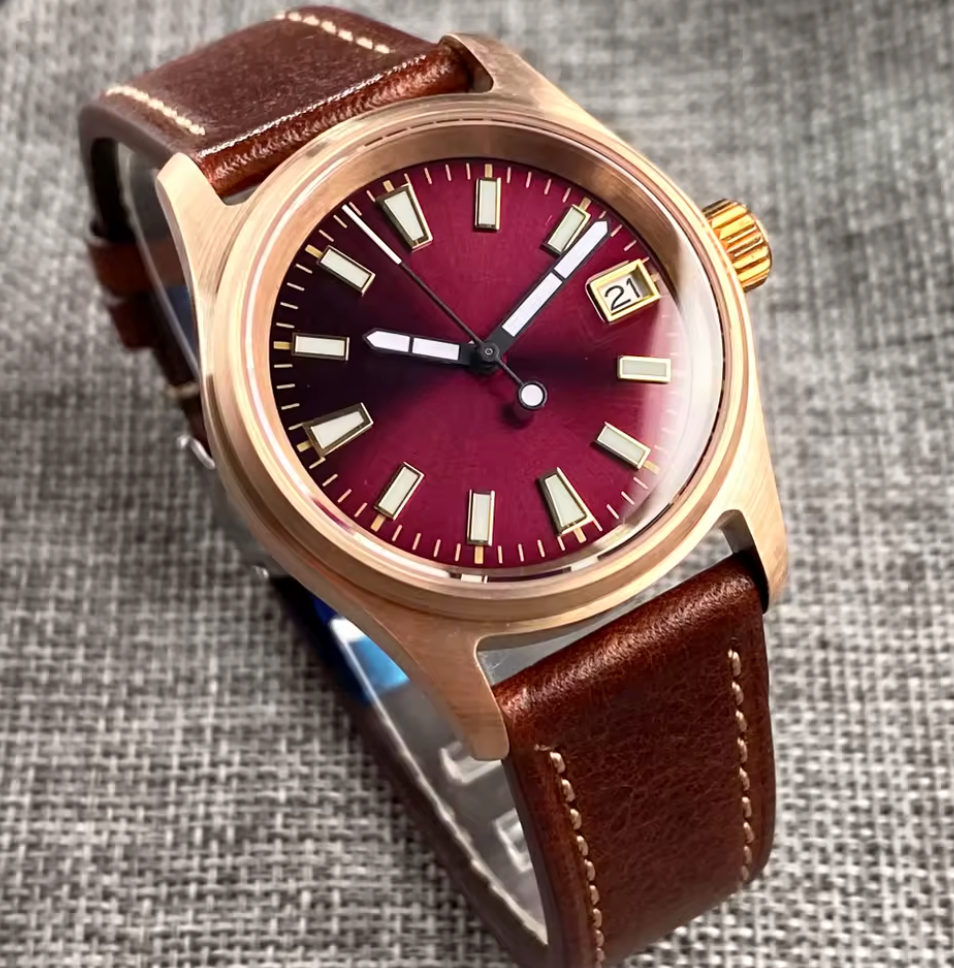 Real Bronze Case, NH35 Automatic Movement, Leather Strap, 36mm Case Size, Sapphire Crystal, 200m Water Resistance