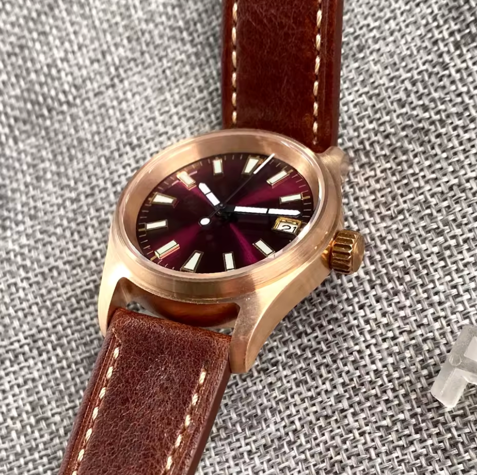 Real Bronze Case, NH35 Automatic Movement, Leather Strap, 36mm Case Size, Sapphire Crystal, 200m Water Resistance