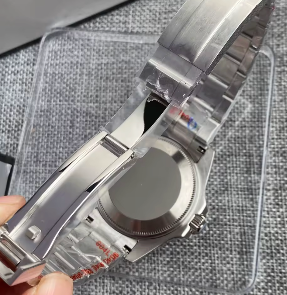 Blue Fractal Dial, SUB 40mm case, 200m Water Resistance, Automatic Japan NH35 Movement, Sapphire Crystal, Ceramic Bezel Insert, Stainless Steel, 120 Click Bezel