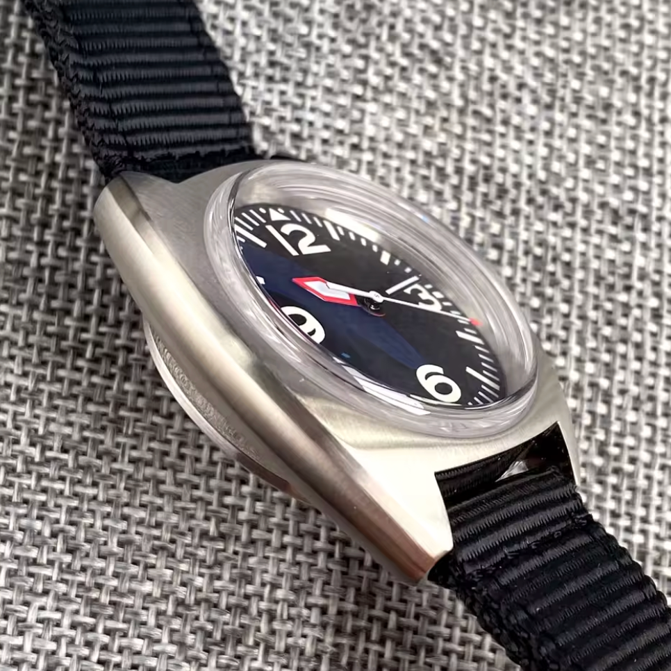 Domed Sapphire Glass, NH35 Automatic Movement,  Red Arrow Hands, 200m Water Resistant, Stainless Steel, 36mm Case