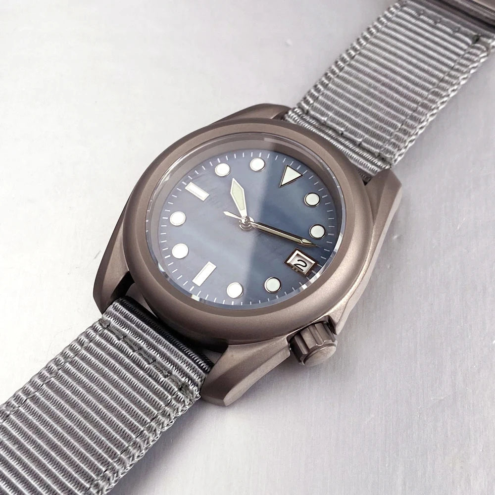 40mm Mop Blue Retro Military Titanium Automatic NH35 Mechanical Watches for Men Sapphire Crystal Glass Lume 3.8 o'clock